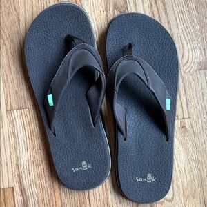 Sanuk size 12 Brown Men's Flip Flops